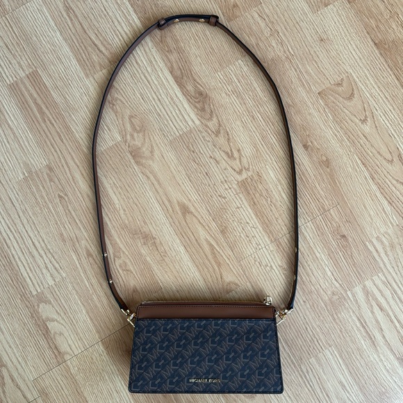 Michael Kors Handbags - Michael Kors Empire Logo Large Convertible Crossbody